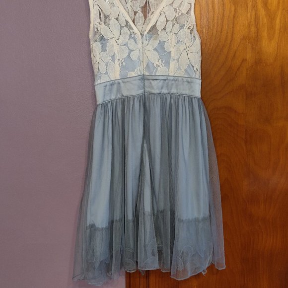 Modcloth Ryu Gray Floral Tulle Tea Dress Sz XS - Picture 6 of 8